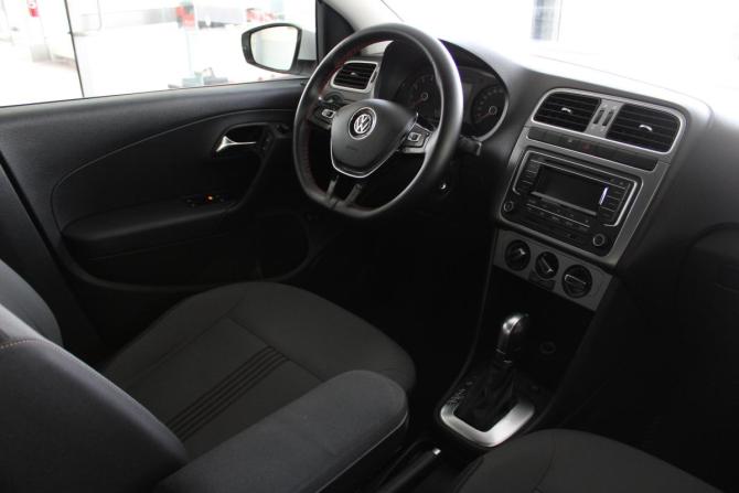 Volkswagen Polo V Рестайлинг с пробегом 2016 года, цена 1 050 000 рублей, 119000 км, седан, Автокод Объявления