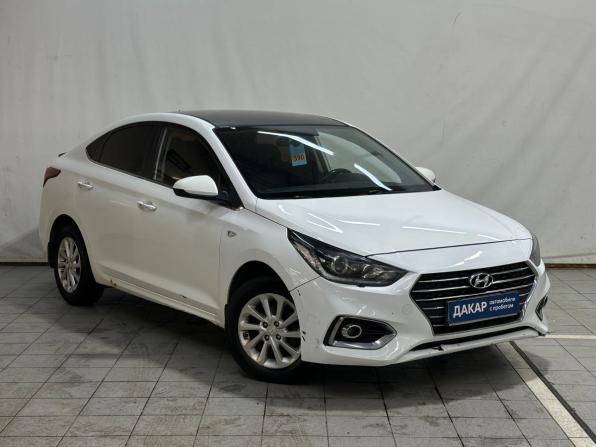 Hyundai Solaris II с пробегом 2018 года, цена 910 000 рублей, 211610 км, седан, Автокод Объявления
