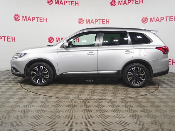 Mitsubishi Outlander III Рестайлинг 3 с пробегом 2021 года, цена 2 649 000 рублей, 82346 км, внедорожник, Автокод Объявления