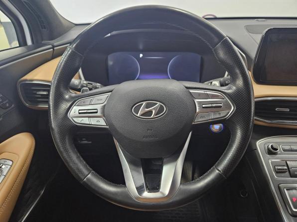 Hyundai Santa Fe IV Рестайлинг с пробегом 2022 года, цена 3 949 000 рублей, 49797 км, внедорожник, Автокод Объявления