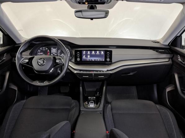 Skoda Octavia IV (A8) с пробегом 2021 года, цена 2 345 000 рублей, 52991 км, лифтбек, Автокод Объявления