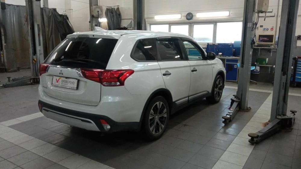 Mitsubishi Outlander III Рестайлинг 3 Санкт-Петербург  - изображение 3