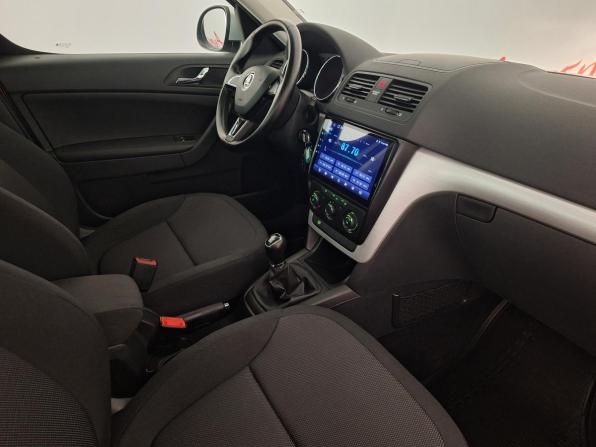 Skoda Yeti I Рестайлинг с пробегом 2014 года, цена 1 199 000 рублей, 96294 км, внедорожник, Автокод Объявления