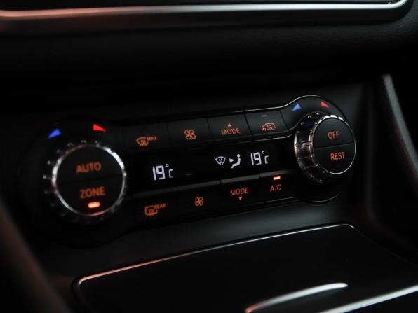 Mercedes-Benz GLA I (X156) Рестайлинг с пробегом 2017 года, цена 2 403 444 рубля, 59633 км, внедорожник, Автокод Объявления