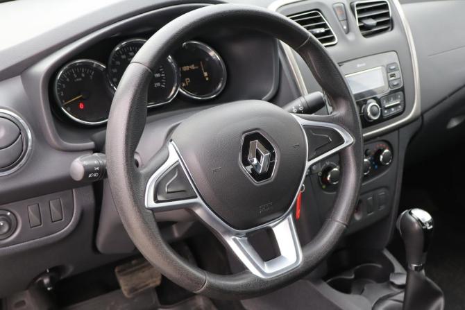 Renault Logan II Рестайлинг с пробегом 2019 года, цена 889 000 рублей, 117000 км, седан, Автокод Объявления
