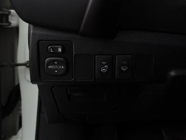 Toyota Corolla XI (E160 E170 E180) Рестайлинг 1 с пробегом 2018 года, цена 1 649 000 рублей, 105997 км, седан, Автокод Объявления