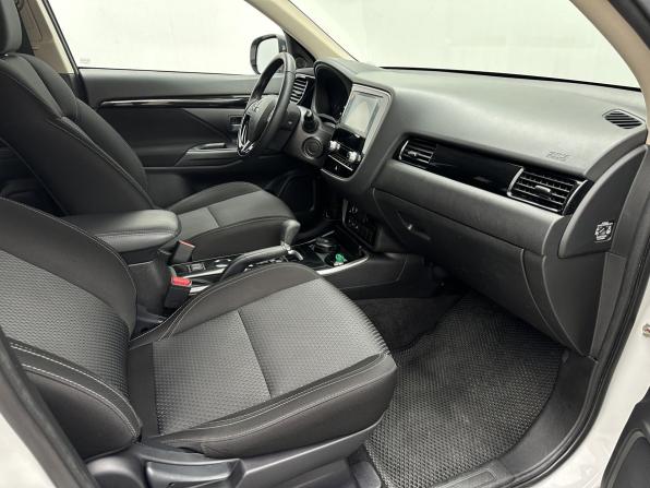 Mitsubishi Outlander III Рестайлинг 3 с пробегом 2020 года, цена 1 730 000 рублей, 147500 км, внедорожник, Автокод Объявления