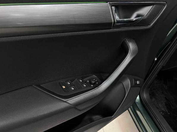 Skoda Karoq I с пробегом 2020 года, цена 2 330 000 рублей, 113168 км, внедорожник, Автокод Объявления