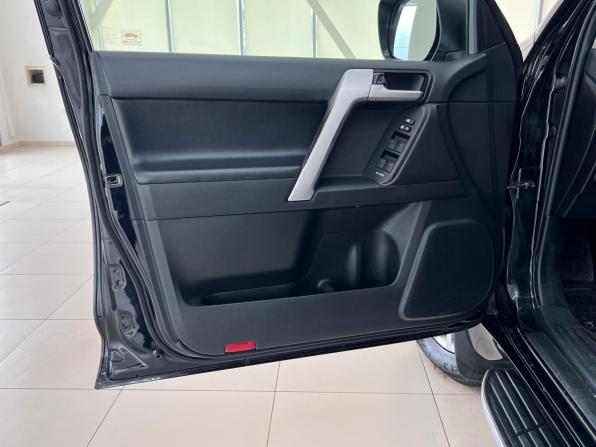 Toyota Land Cruiser Prado 150 Series Рестайлинг 2 с пробегом 2017 года, цена 4 300 000 рублей, 281170 км, внедорожник, Автокод Объявления