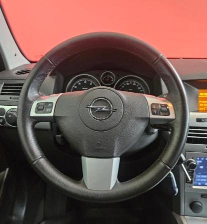Opel Astra H Рестайлинг с пробегом 2012 года, цена 650 000 рублей, 164486 км, седан, Автокод Объявления