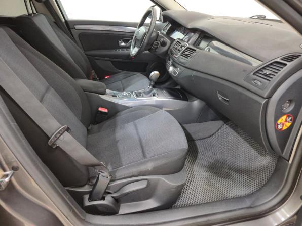 Renault Laguna III с пробегом 2009 года, цена 560 000 рублей, 270739 км, лифтбек, Автокод Объявления