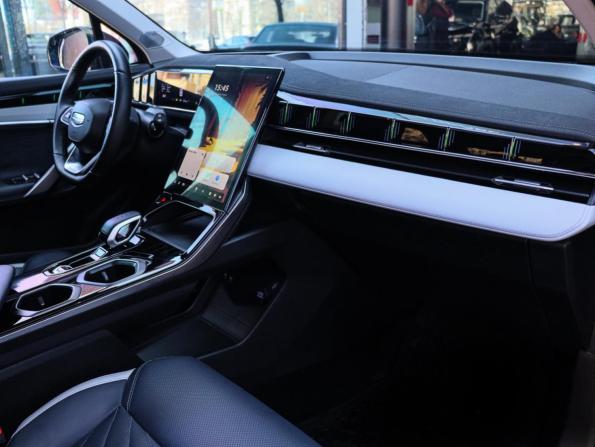 Geely Atlas II с пробегом 2024 года, цена 2 890 000 рублей, 23417 км, внедорожник, Автокод Объявления