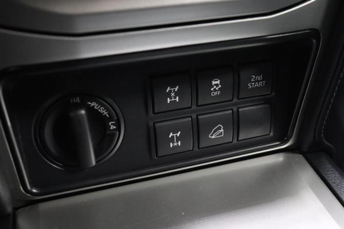 Toyota Land Cruiser Prado 150 Series Рестайлинг 3 с пробегом 2021 года, цена 6 799 000 рублей, 44697 км, внедорожник, Автокод Объявления