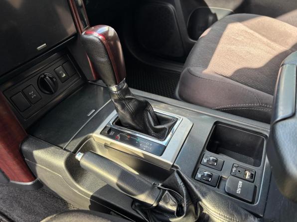 Toyota Land Cruiser Prado 150 Series Рестайлинг 1 с пробегом 2014 года, цена 2 940 000 рублей, 200390 км, внедорожник, Автокод Объявления