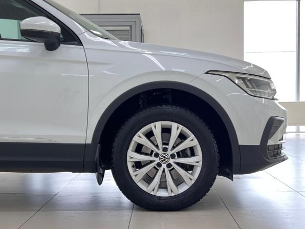 Volkswagen Tiguan II Рестайлинг с пробегом 2021 года, цена 2 280 000 рублей, 132725 км, внедорожник, Автокод Объявления
