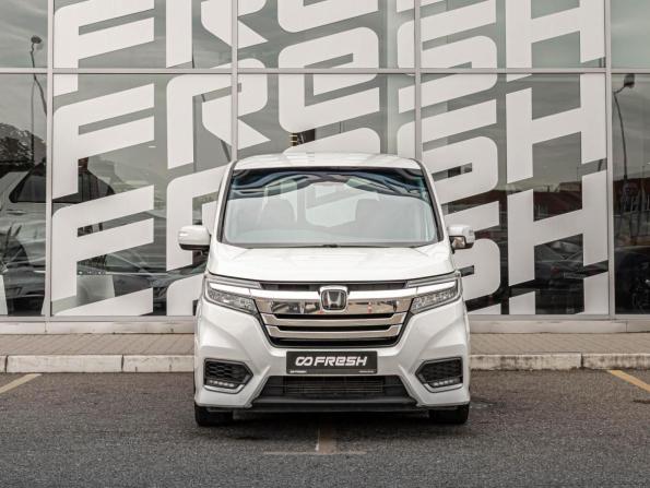 Honda Stepwgn V Рестайлинг с пробегом 2018 года, цена 2 230 000 рублей, 100019 км, минивэн, Автокод Объявления