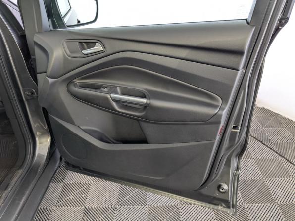 Ford Kuga II Рестайлинг с пробегом 2017 года, цена 1 750 000 рублей, 126876 км, внедорожник, Автокод Объявления
