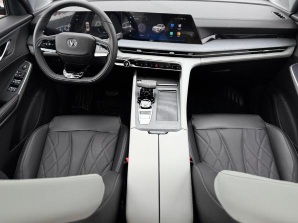 Changan CS75 Plus III с пробегом 2024 года, цена 2 776 675 рублей, 4447 км, внедорожник, Автокод Объявления