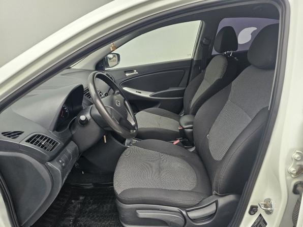 Hyundai Solaris I с пробегом 2011 года, цена 579 000 рублей, 203228 км, седан, Автокод Объявления