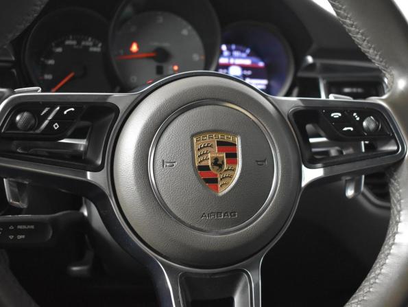 Porsche Macan I с пробегом 2016 года, цена 3 050 300 рублей, 166184 км, внедорожник, Автокод Объявления