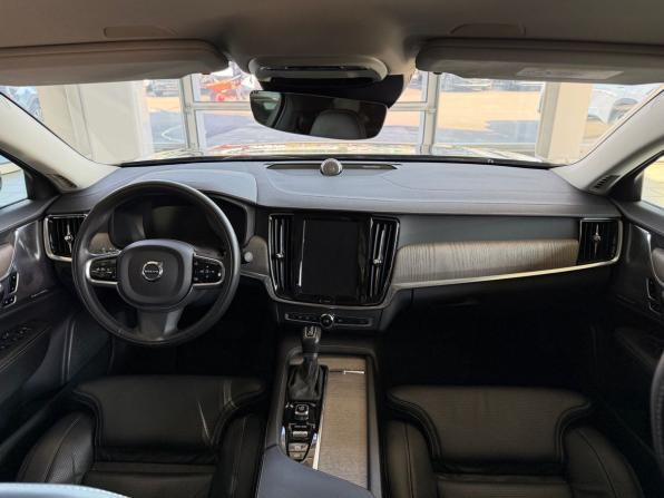 Volvo S90 II Рестайлинг с пробегом 2021 года, цена 4 195 900 рублей, 88625 км, седан, Автокод Объявления