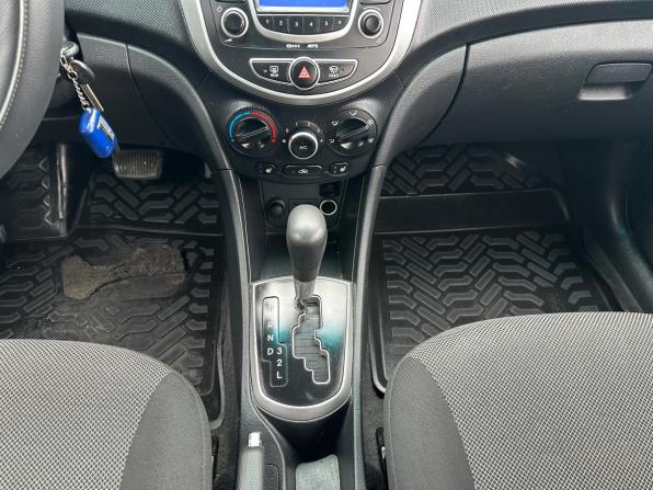 Hyundai Solaris I с пробегом 2012 года, цена 830 000 рублей, 186000 км, хэтчбек, Автокод Объявления