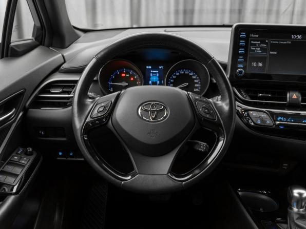 Toyota C-HR I Рестайлинг с пробегом 2021 года, цена 2 580 000 рублей, 66602 км, внедорожник, Автокод Объявления