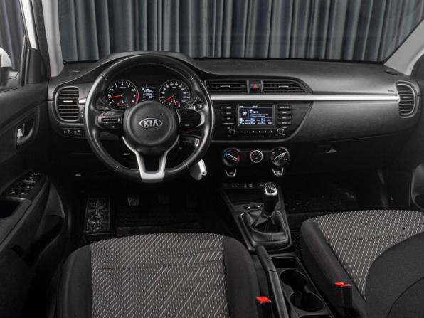 Kia Rio IV с пробегом 2018 года, цена 1 299 000 рублей, 98730 км, седан, Автокод Объявления