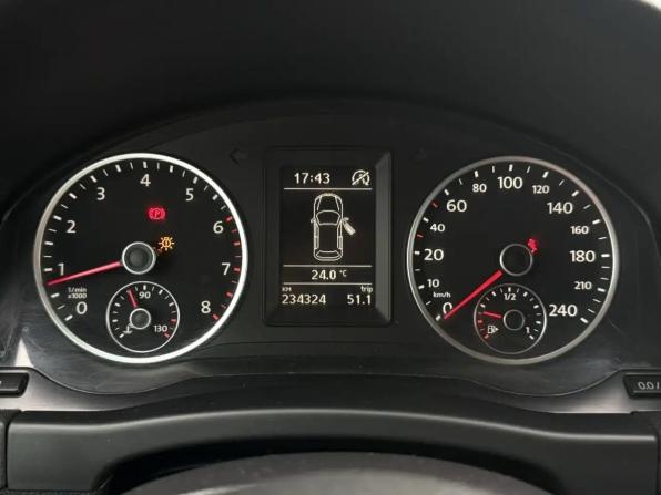 Volkswagen Tiguan I Рестайлинг с пробегом 2011 года, цена 915 000 рублей, 234323 км, внедорожник, Автокод Объявления