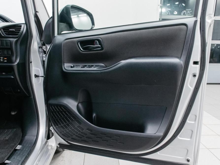 Toyota Noah III (R80) Рестайлинг Красноярск  - изображение 10