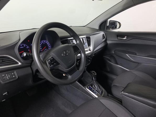 Hyundai Solaris II с пробегом 2017 года, цена 599 000 рублей, 317953 км, седан, Автокод Объявления