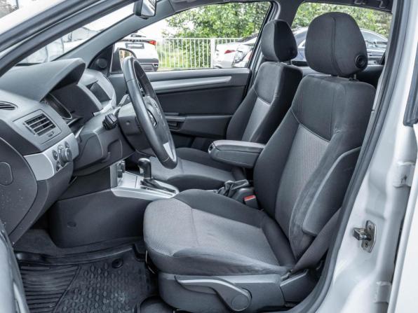 Opel Astra H Рестайлинг с пробегом 2011 года, цена 545 000 рублей, 226953 км, седан, Автокод Объявления