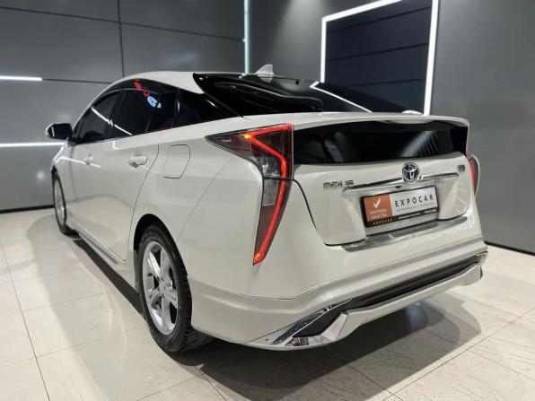 Toyota Prius IV (XW50) с пробегом 2016 года, цена 1 375 000 рублей, 201000 км, лифтбек, Автокод Объявления