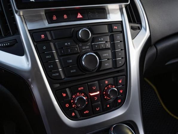 Opel Astra J Рестайлинг с пробегом 2013 года, цена 1 125 000 рублей, 151902 км, хэтчбек, Автокод Объявления