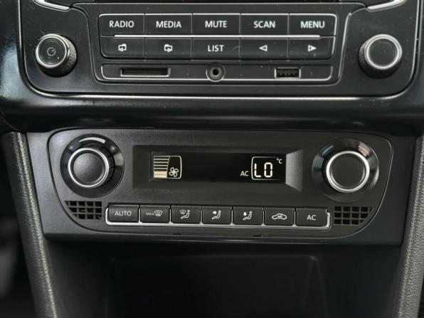 Volkswagen Polo V с пробегом 2013 года, цена 650 000 рублей, 292456 км, седан, Автокод Объявления