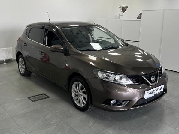 Nissan Tiida II с пробегом 2015 года, цена 1 070 000 рублей, 141739 км, хэтчбек, Автокод Объявления