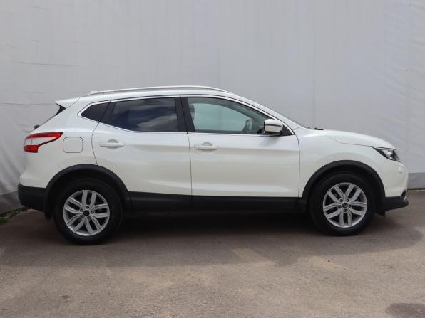 Nissan Qashqai II с пробегом 2017 года, цена 1 625 000 рублей, 80953 км, внедорожник, Автокод Объявления