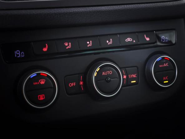 Volkswagen Tiguan I Рестайлинг с пробегом 2015 года, цена 1 288 000 рублей, 142500 км, внедорожник, Автокод Объявления