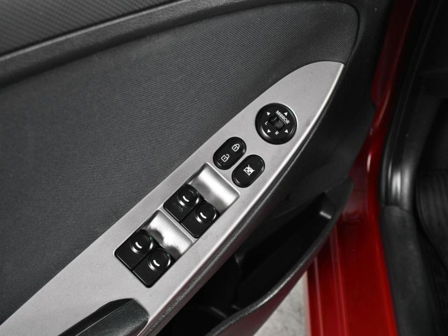Hyundai Solaris I Рестайлинг Ростов-на-Дону  - изображение 16