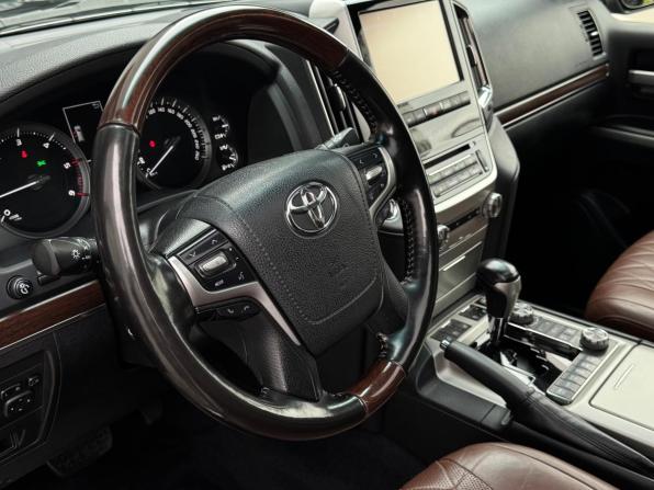 Toyota Land Cruiser 200 Series Рестайлинг 2 с пробегом 2016 года, цена 5 750 000 рублей, 203800 км, внедорожник, Автокод Объявления