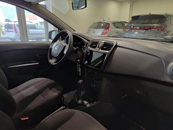 Renault Logan II с пробегом 2015 года, цена 716 000 рублей, 105122 км, седан, Автокод Объявления