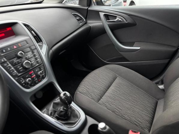 Opel Astra J Рестайлинг с пробегом 2012 года, цена 740 000 рублей, 118801 км, хэтчбек, Автокод Объявления