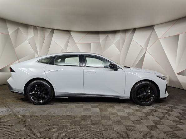 Changan UNI-V I с пробегом 2024 года, цена 2 900 000 рублей, 1267 км, лифтбек, Автокод Объявления