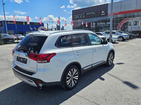 Mitsubishi Outlander III Рестайлинг 3 с пробегом 2019 года, цена 2 099 000 рублей, 185142 км, внедорожник, Автокод Объявления