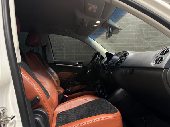 Volkswagen Tiguan I Рестайлинг с пробегом 2013 года, цена 1 240 000 рублей, 265044 км, внедорожник, Автокод Объявления