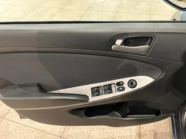 Hyundai Solaris I Рестайлинг с пробегом 2016 года, цена 599 000 рублей, 242050 км, седан, Автокод Объявления