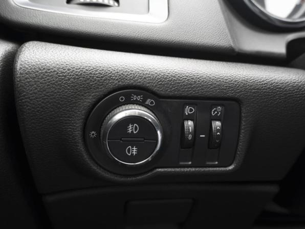 Opel Astra J Рестайлинг с пробегом 2013 года, цена 859 000 рублей, 130972 км, седан, Автокод Объявления