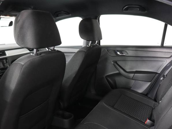 Skoda Rapid I с пробегом 2016 года, цена 1 170 000 рублей, 132077 км, лифтбек, Автокод Объявления