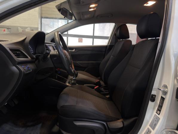Hyundai Solaris II с пробегом 2018 года, цена 919 000 рублей, 139400 км, седан, Автокод Объявления