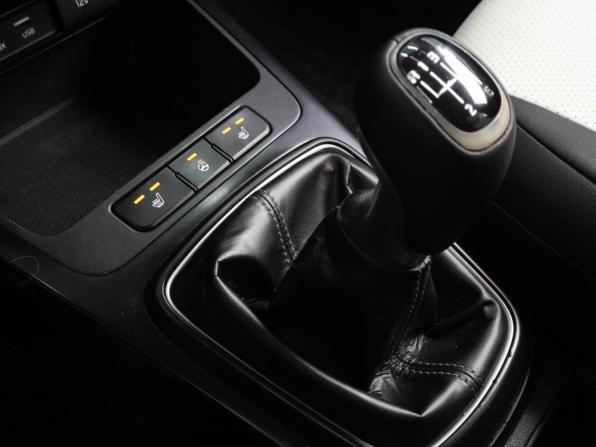 Kia Rio IV с пробегом 2018 года, цена 909 000 рублей, 209384 км, седан, Автокод Объявления